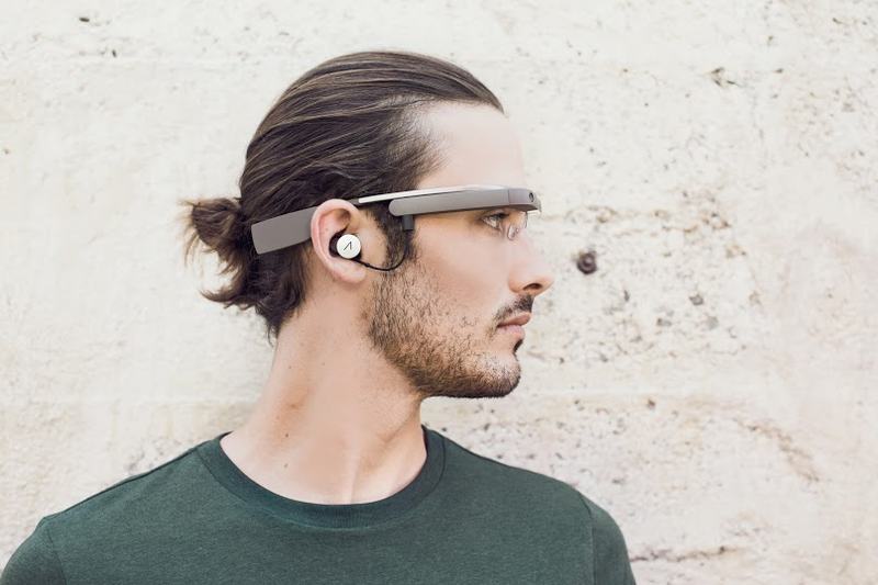 Illustration for article titled The Next Google Glass Looks Even Sillier Than the Old Google Glass